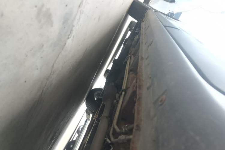 Used Baojun 730 2014 1.5L manual Comfort version 7 seats Chassis Rear Left