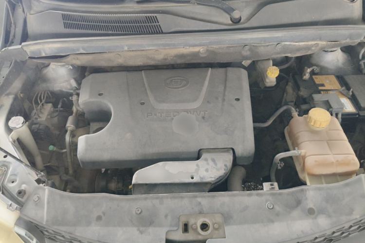 Used Baojun 730 2014 1.5L manual luxury trim 7 seats Engine Bay