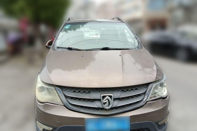 Used Baojun 730 2014 1.5L manual luxury trim 7 seats Front