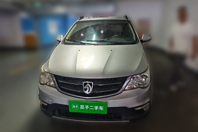 Used Baojun 730 2014 1.5L Manual Luxury Navigation ESP Version 7 Seats Front