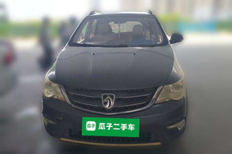 Used Baojun 730 2014 1.5L manual luxury trim 7 seats Front