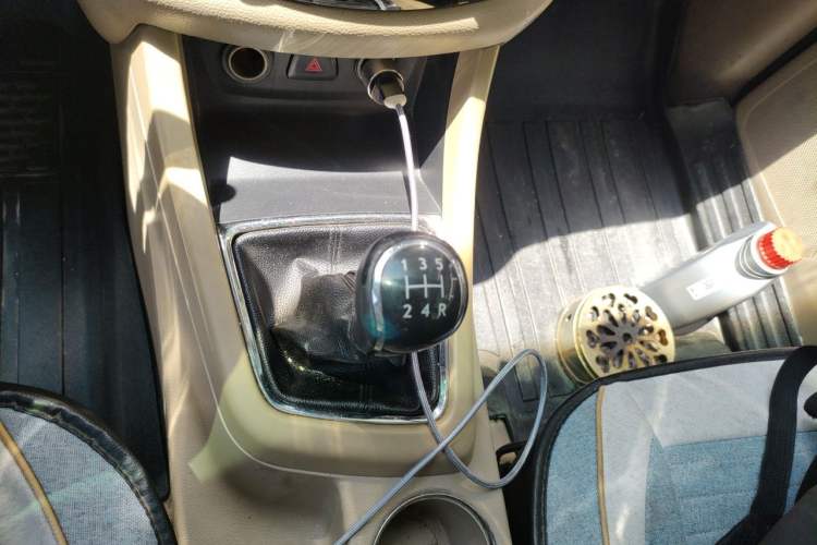 Used Baojun 730 2014 1.5L manual Comfort version 7 seats Gear Lever