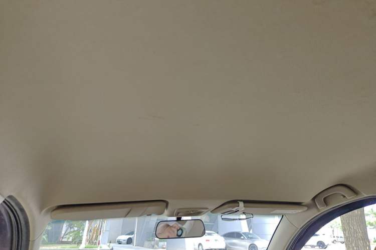 Used Baojun 730 2014 1.5L manual Comfort version 7 seats Headliner