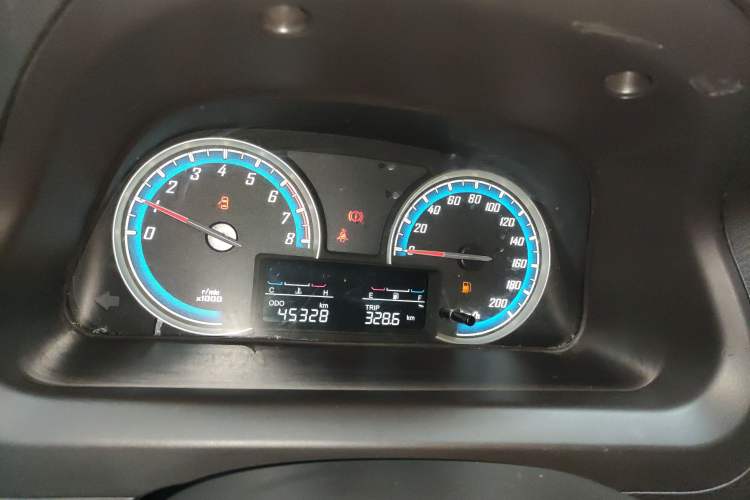 Used Baojun 730 2014 1.5L Manual Luxury Navigation ESP Version 7 Seats Instrument Cluster
