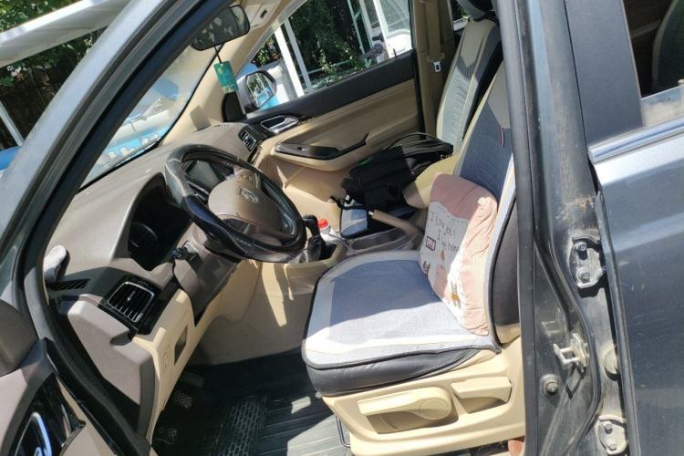 Used Baojun 730 2014 1.5L manual Comfort version 7 seats Left Front Seat