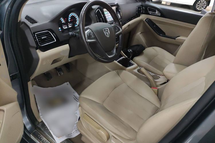 Used Baojun 730 2014 1.5L Manual Luxury Navigation ESP Version 7 Seats Left Front Seat