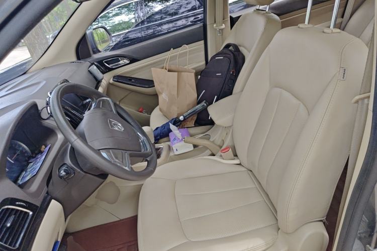 Used Baojun 730 2014 1.5L manual Comfort version 7 seats Left Front Seat