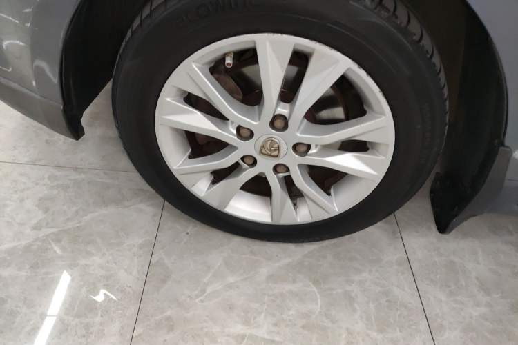 Used Baojun 730 2014 1.5L Manual Luxury Navigation ESP Version 7 Seats Left Front Wheel Hub