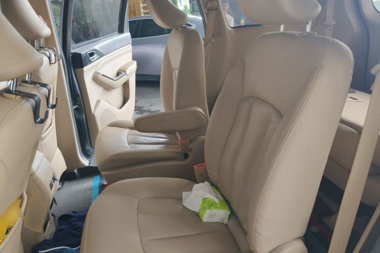 Used Baojun 730 2014 1.5L manual luxury trim 7 seats Left Rear Seat