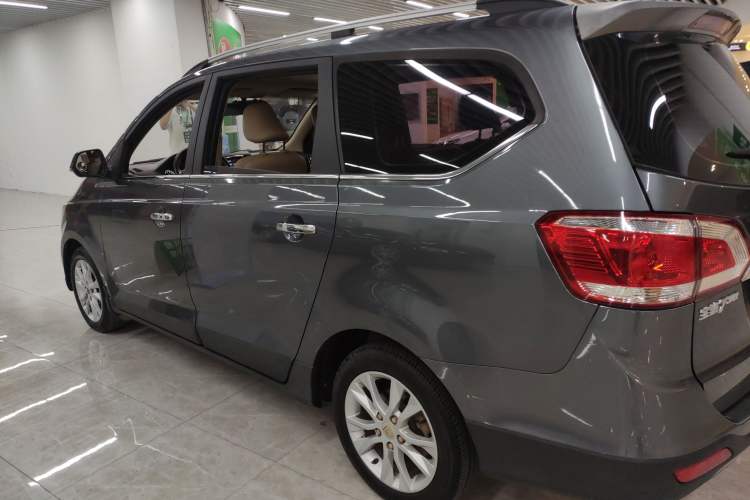 Used Baojun 730 2014 1.5L Manual Luxury Navigation ESP Version 7 Seats Left Side