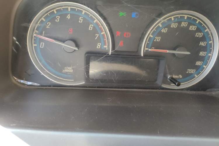 Used Baojun 730 2014 1.5L manual Comfort version 7 seats Odometer Close Up