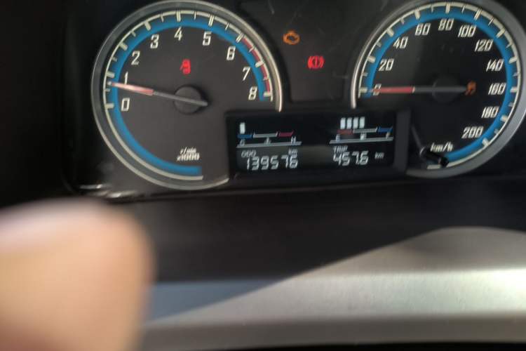 Used Baojun 730 2014 1.5L Manual Luxury Navigation ESP Version 7 Seats Odometer Close Up