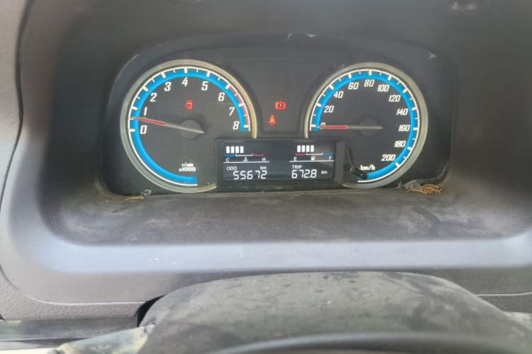 Used Baojun 730 2014 1.5L manual Comfort ESP version 7 seats Odometer Close Up