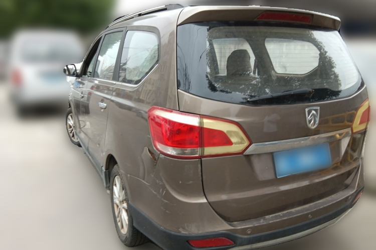 Used Baojun 730 2014 1.5L manual luxury trim 7 seats Rear Left 45 Deg