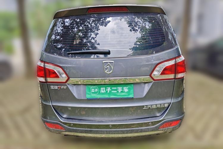Used Baojun 730 2014 1.5L manual Comfort version 7 seats Rear