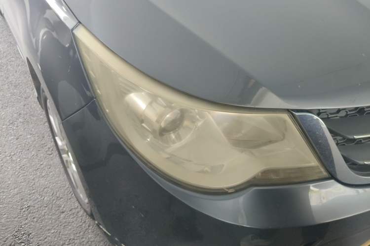 Used Baojun 730 2014 1.5L manual luxury trim 7 seats Right Front Headlight