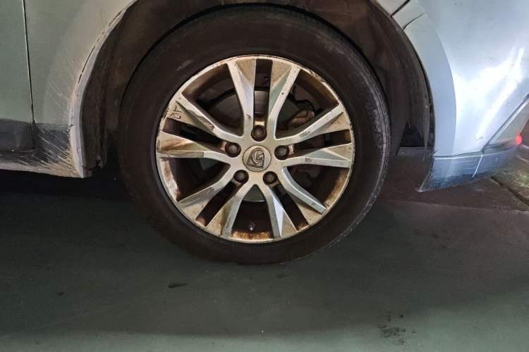 Used Baojun 730 2014 1.5L Manual Luxury Navigation ESP Version 7 Seats Right Front Wheel Hub