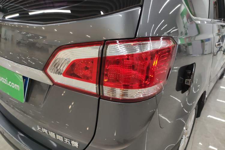 Used Baojun 730 2014 1.5L Manual Luxury Navigation ESP Version 7 Seats Right Rear Taillight