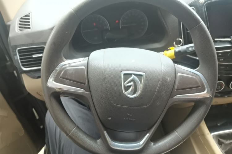 Used Baojun 730 2014 1.5L manual Comfort version 7 seats Steering Wheel