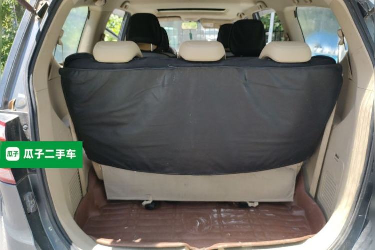 Used Baojun 730 2014 1.5L manual Comfort version 7 seats Trunk