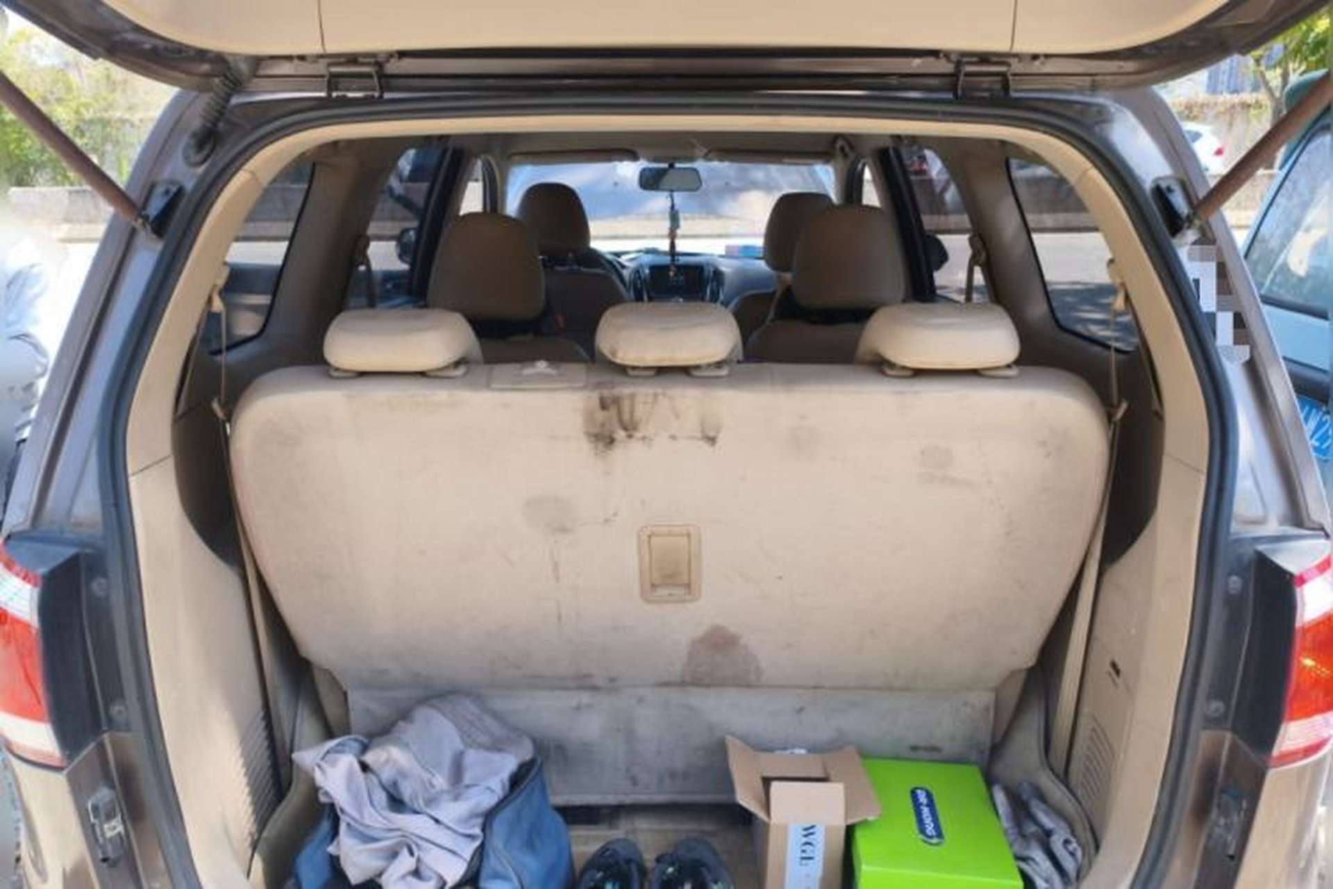 Used Baojun 730 2014 1.5L manual Comfort version 7 seats Trunk