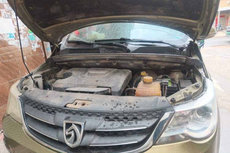 Used Baojun 730 2014 1.5L Manual Luxury Navigation ESP Version 7 Seats Engine Bay