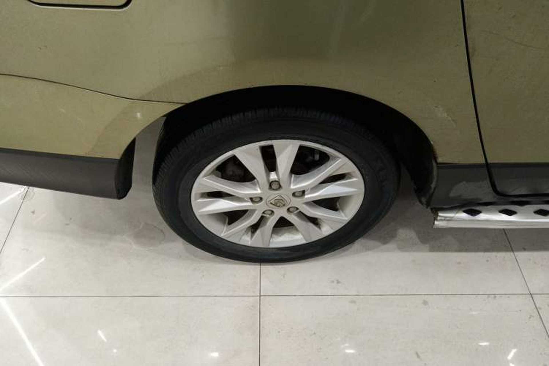 Used Baojun 730 2014 1.5L manual Comfort ESP version 7 seats Exterior 1