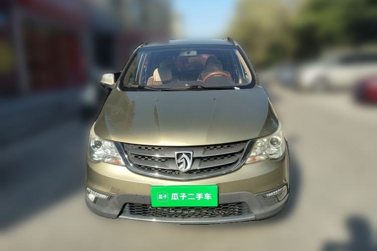 Used Baojun 730 2014 1.5L manual Comfort ESP version 7 seats Front