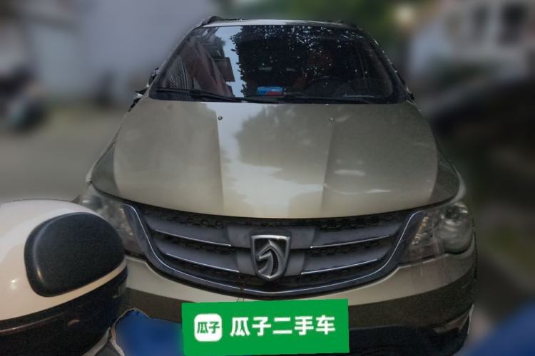 Used Baojun 730 2014 1.5L Manual Luxury Navigation ESP Version 7 Seats Front