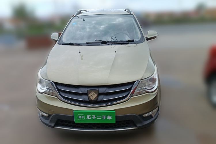 Used Baojun 730 2014 1.5L manual luxury trim 7 seats Front