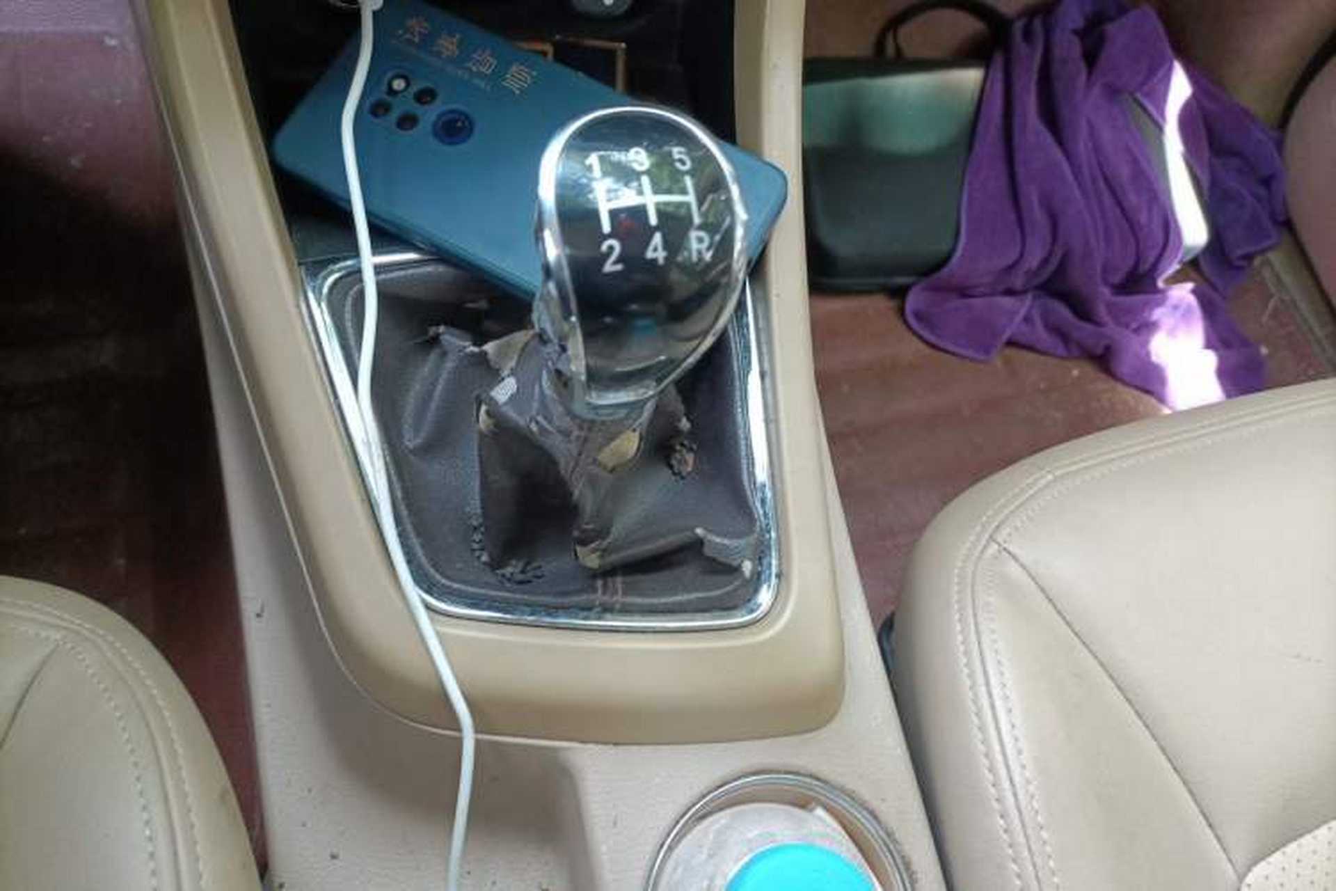Used Baojun 730 2014 1.5L manual Comfort version 7 seats Gear Lever