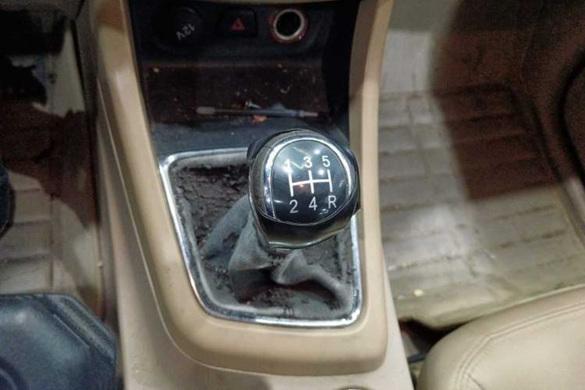 Used Baojun 730 2014 1.5L manual Comfort ESP version 7 seats Gear Lever