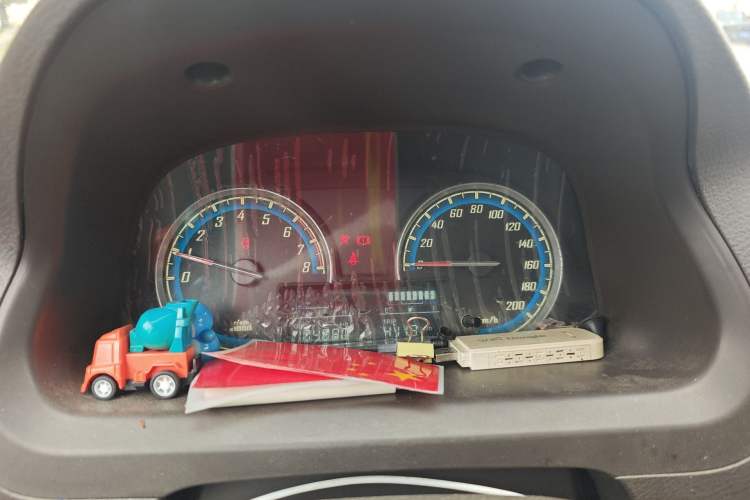 Used Baojun 730 2014 1.5L manual Comfort version 7 seats Instrument Cluster