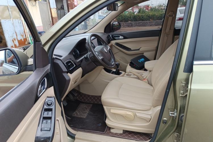 Used Baojun 730 2014 1.5L manual luxury trim 7 seats Left Front Seat