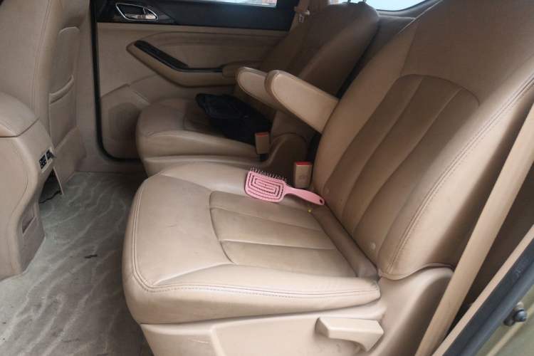 Used Baojun 730 2014 1.5L Manual Luxury Navigation ESP Version 7 Seats Left Rear Seat