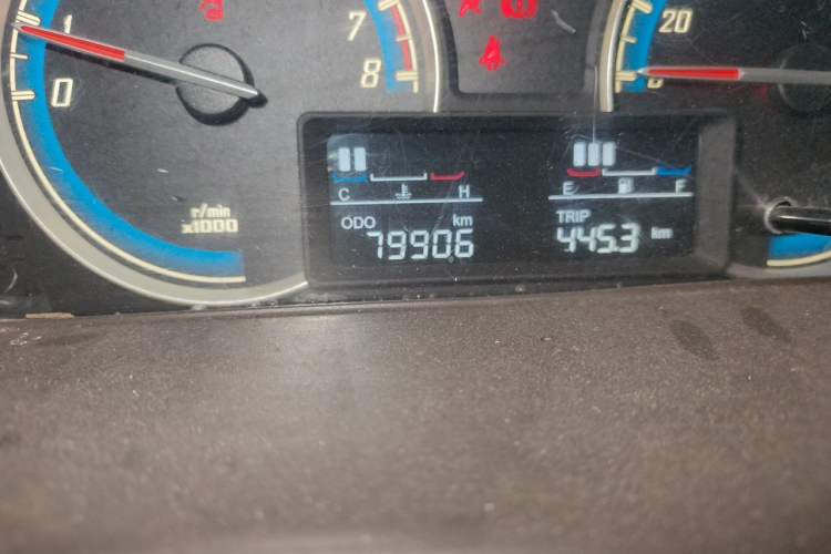 Used Baojun 730 2014 1.5L Manual Luxury Navigation ESP Version 7 Seats Odometer Close Up