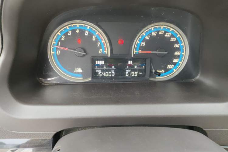 Used Baojun 730 2014 1.5L Manual Luxury Navigation ESP Version 7 Seats Odometer Close Up