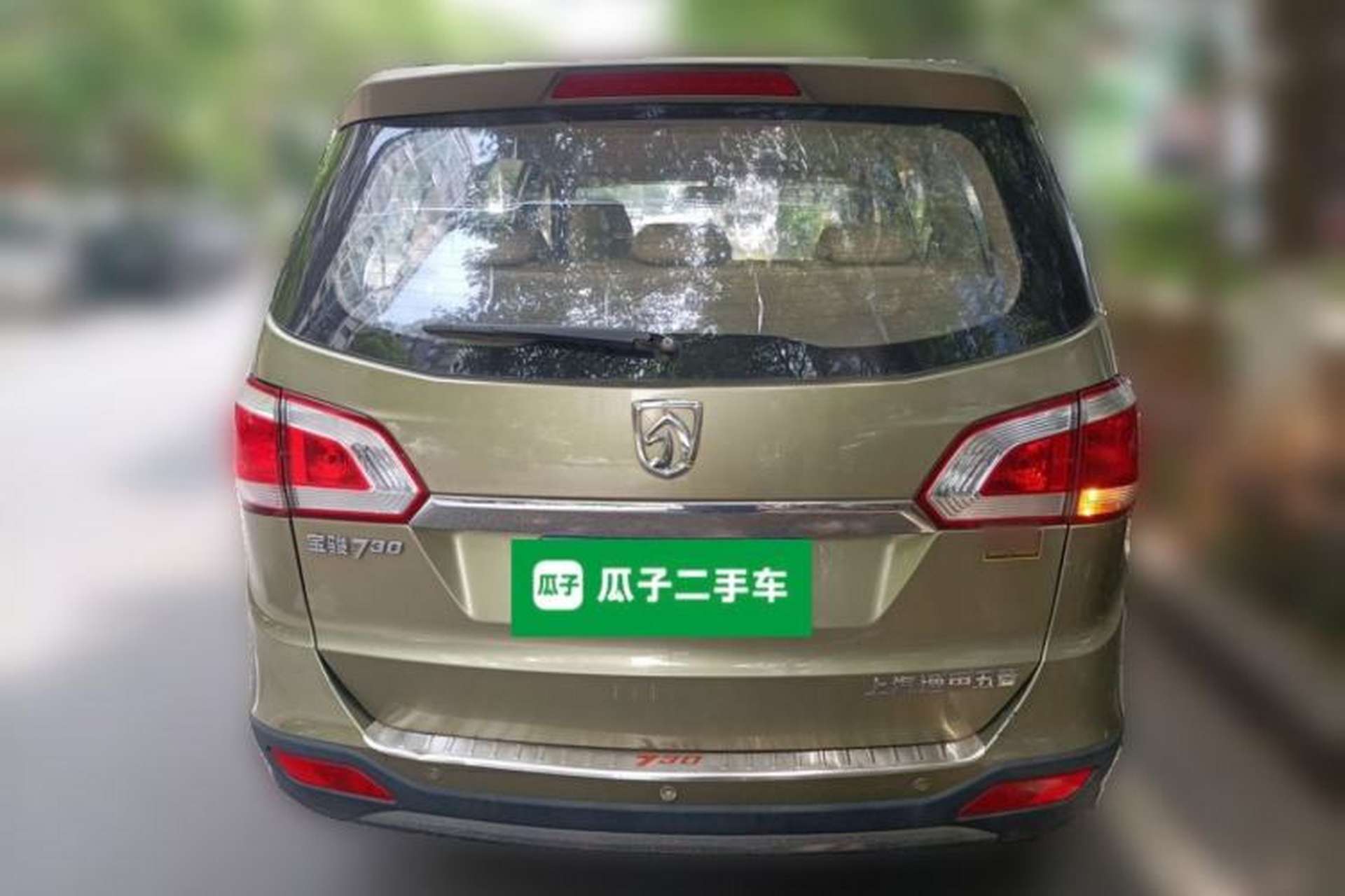 Used Baojun 730 2014 1.5L manual Comfort version 7 seats Rear