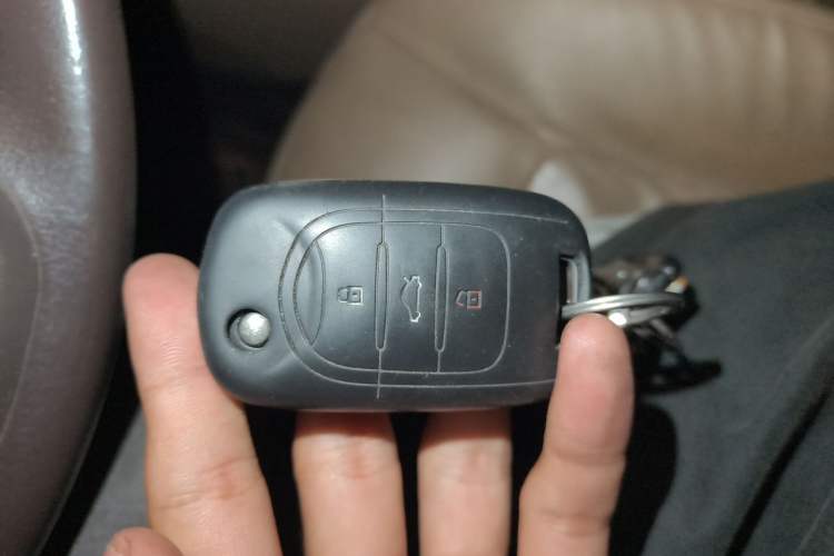 Used Baojun 730 2014 1.5L Manual Luxury Navigation ESP Version 7 Seats Vehicle Key