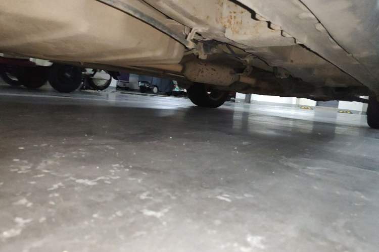 Used Baojun 730 2014 1.5L manual standard trim 7 seats Chassis Rear Right