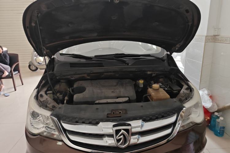 Used Baojun 730 2014 1.5L manual luxury trim 7 seats Engine Bay