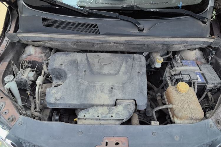 Used Baojun 730 2014 1.5L manual standard trim 7 seats Engine Bay