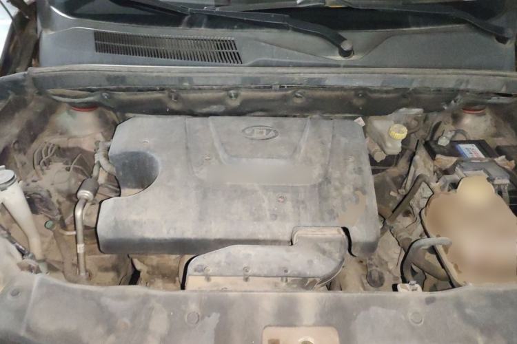 Used Baojun 730 2014 1.5L manual standard trim 7 seats Engine Bay