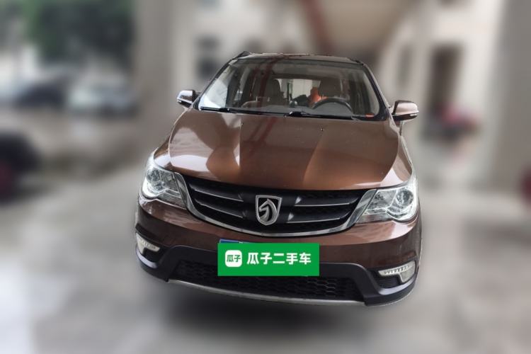 Used Baojun 730 2014 1.5L manual Comfort ESP version 7 seats Front