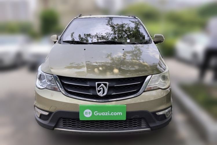 Used Baojun 730 2014 1.5L manual luxury trim 7 seats Front