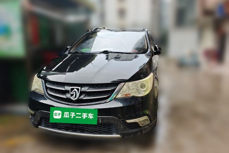 Used Baojun 730 2014 1.5L manual Comfort version 7 seats Front