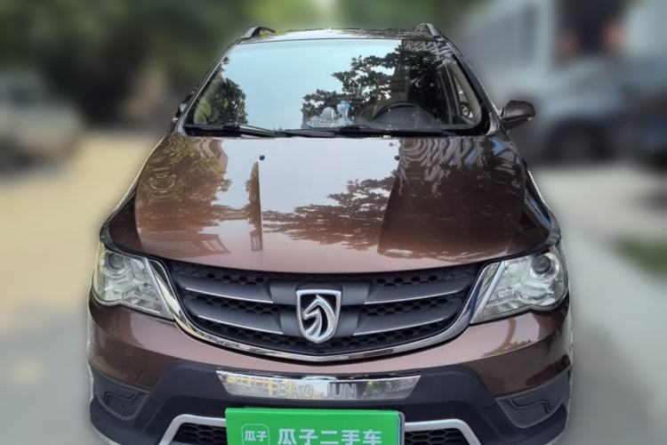 Used Baojun 730 2014 1.5L manual standard trim 7 seats Front