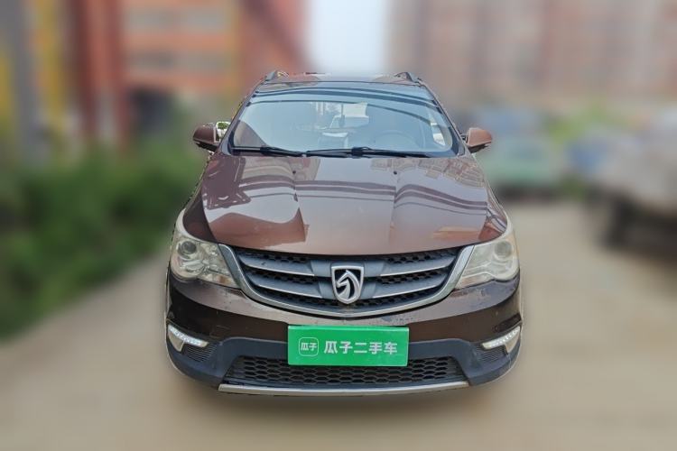 Used Baojun 730 2014 1.5L Manual Luxury Navigation ESP Version 7 Seats Front