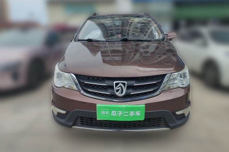 Used Baojun 730 2014 1.5L manual Comfort version 7 seats Front