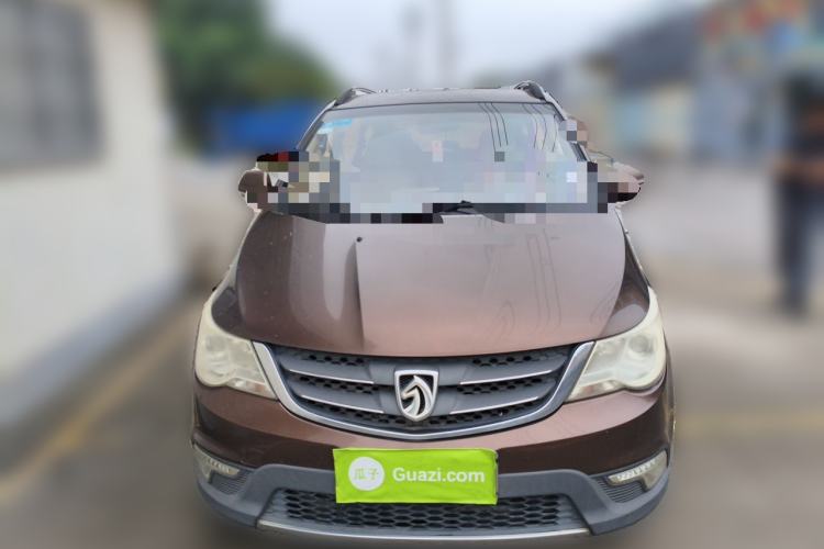 Used Baojun 730 2014 1.5L manual Comfort version 7 seats Front